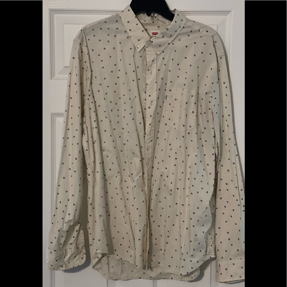 Crème 2X Levi Button Down Shirt.